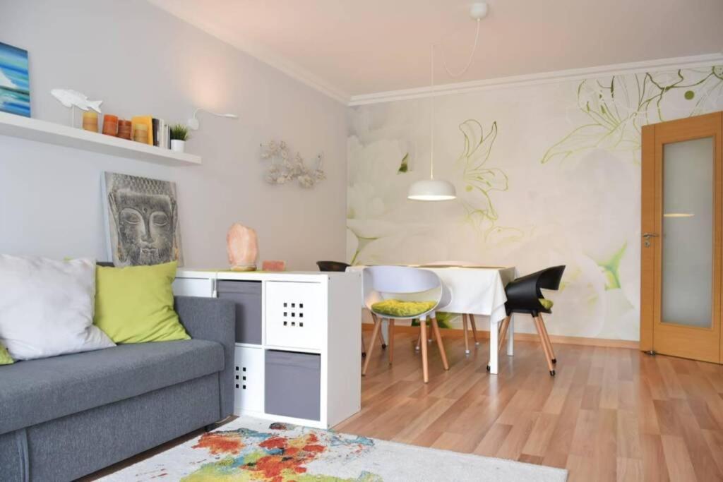 Brina, Stylish Apartment In Portimao Exterior photo
